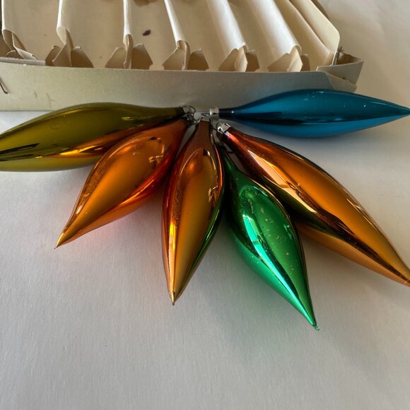 Vintage Icicle Tear Drop Glass Tree Ornaments - Picture 2 of 3